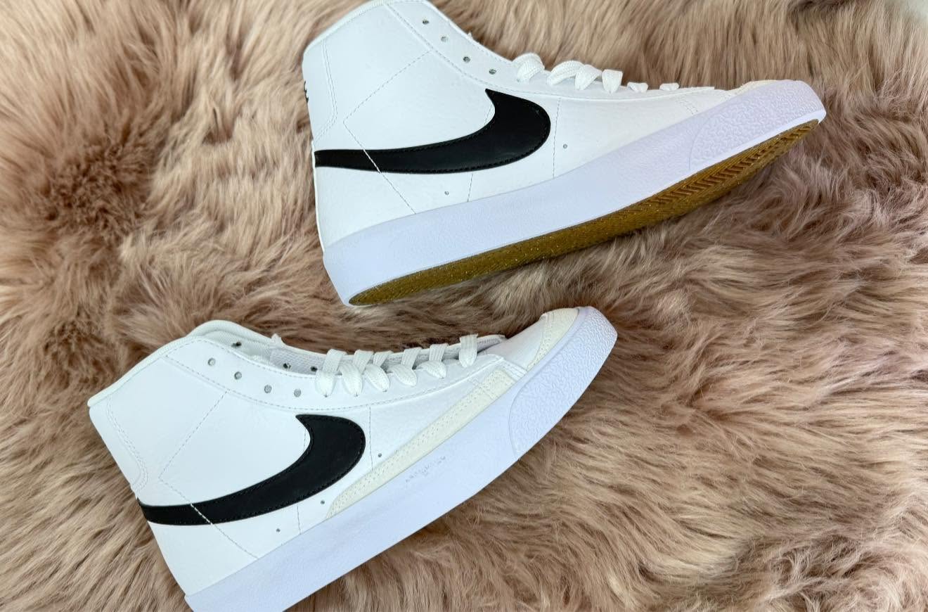 NIKE BLAZER PALOMA NEGRA