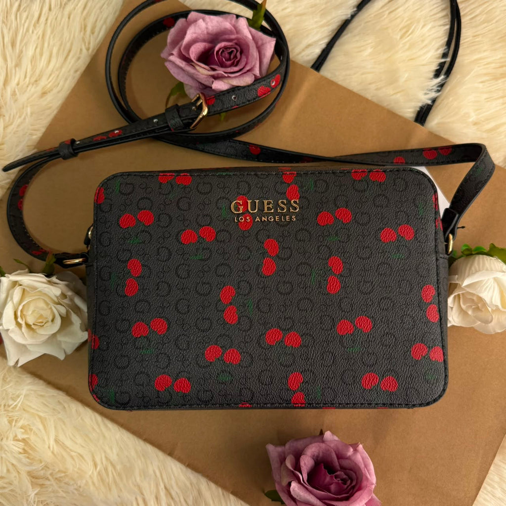 Bolsa estilo crossbody de la marca Guess