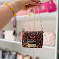 Bolsa mini tipo crossbody Guess
