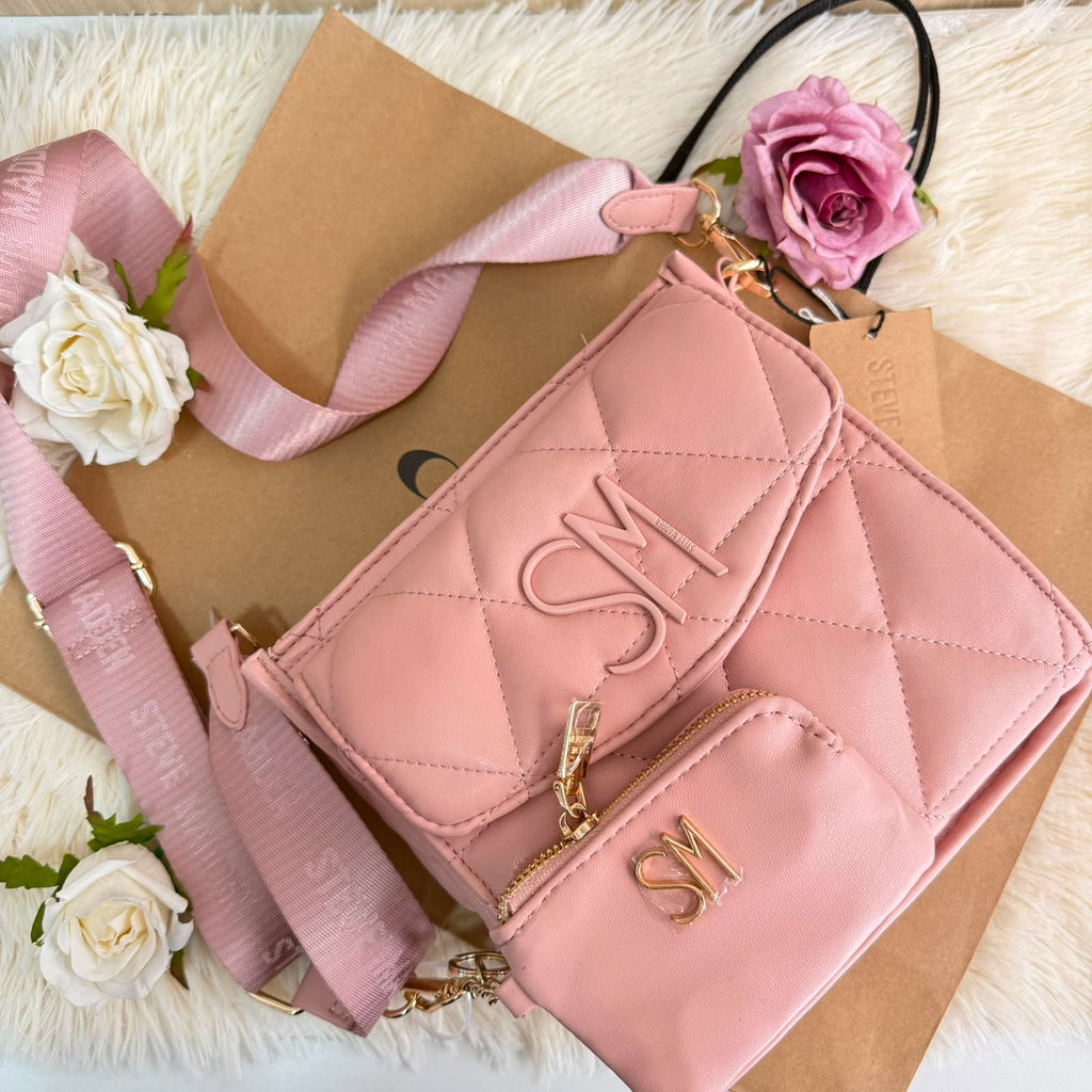 Bolsa crossbody acolchada rosa de Steve Madden