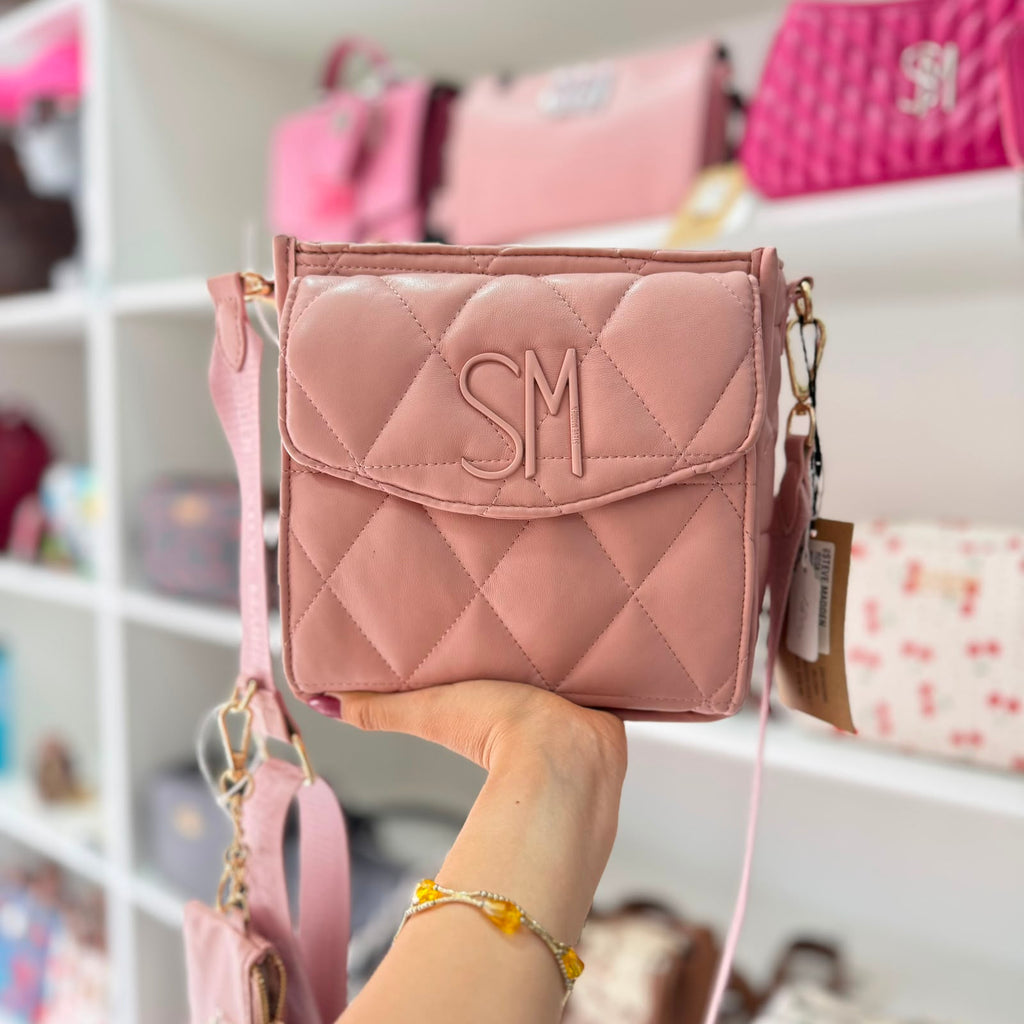 Bolsa crossbody acolchada rosa de Steve Madden