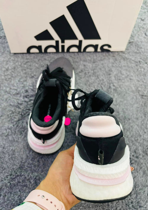 ADIDAS BOOST GRIS CON ROSA