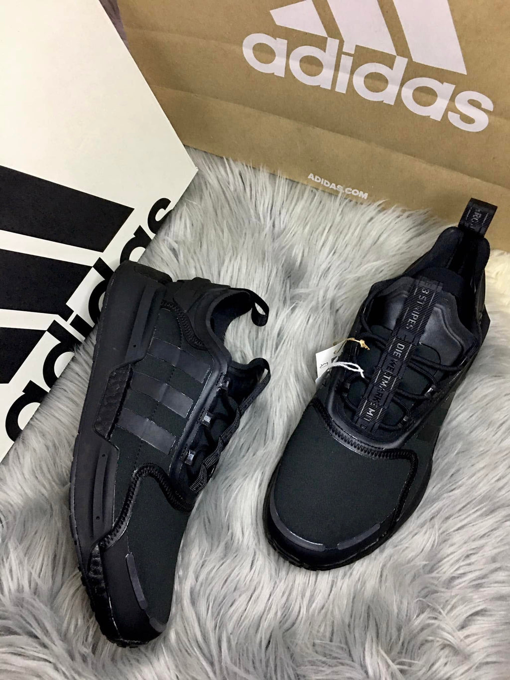 ADIDAS NMD TOTAL BLACK PARA HOMBRE