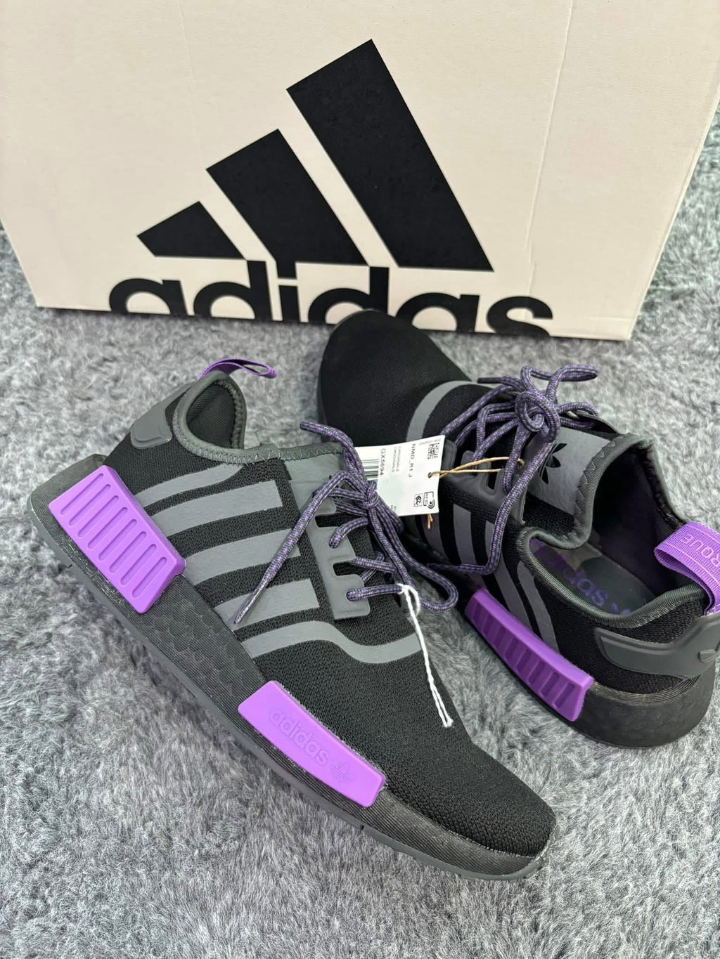 ADIDAS NMD NEGRO Y MORADO