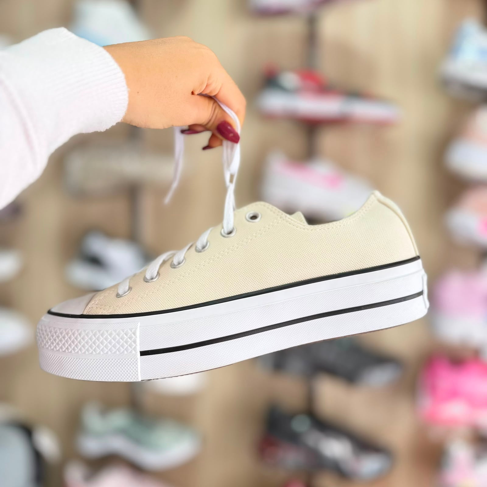 CONVERSE CHOCLO CREMA