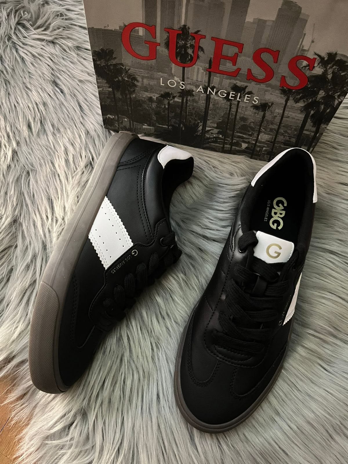 GUESS TIPO SAMBA NEGRO