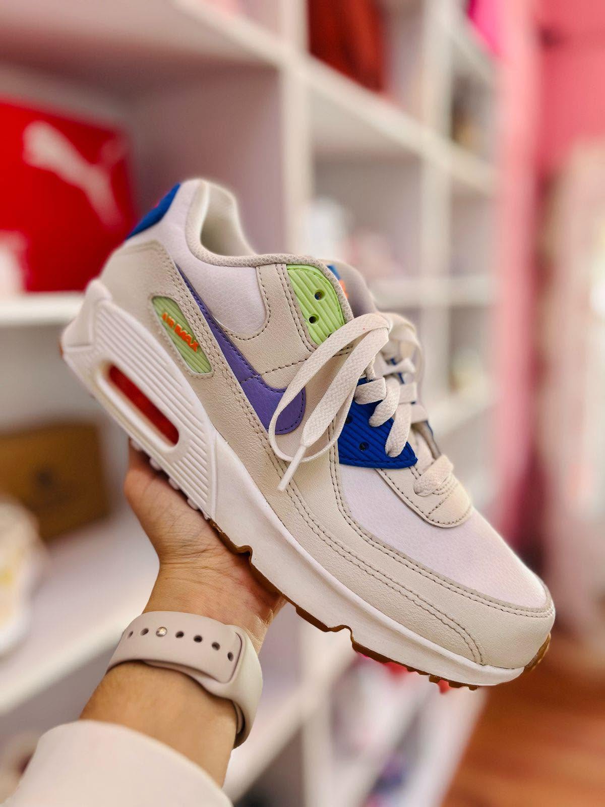 NIKE AIR MAX CREMA