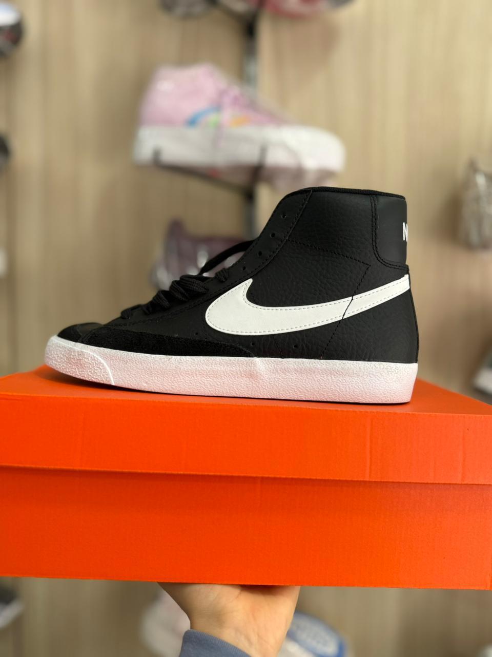 NIKE BLAZER NEGRO
