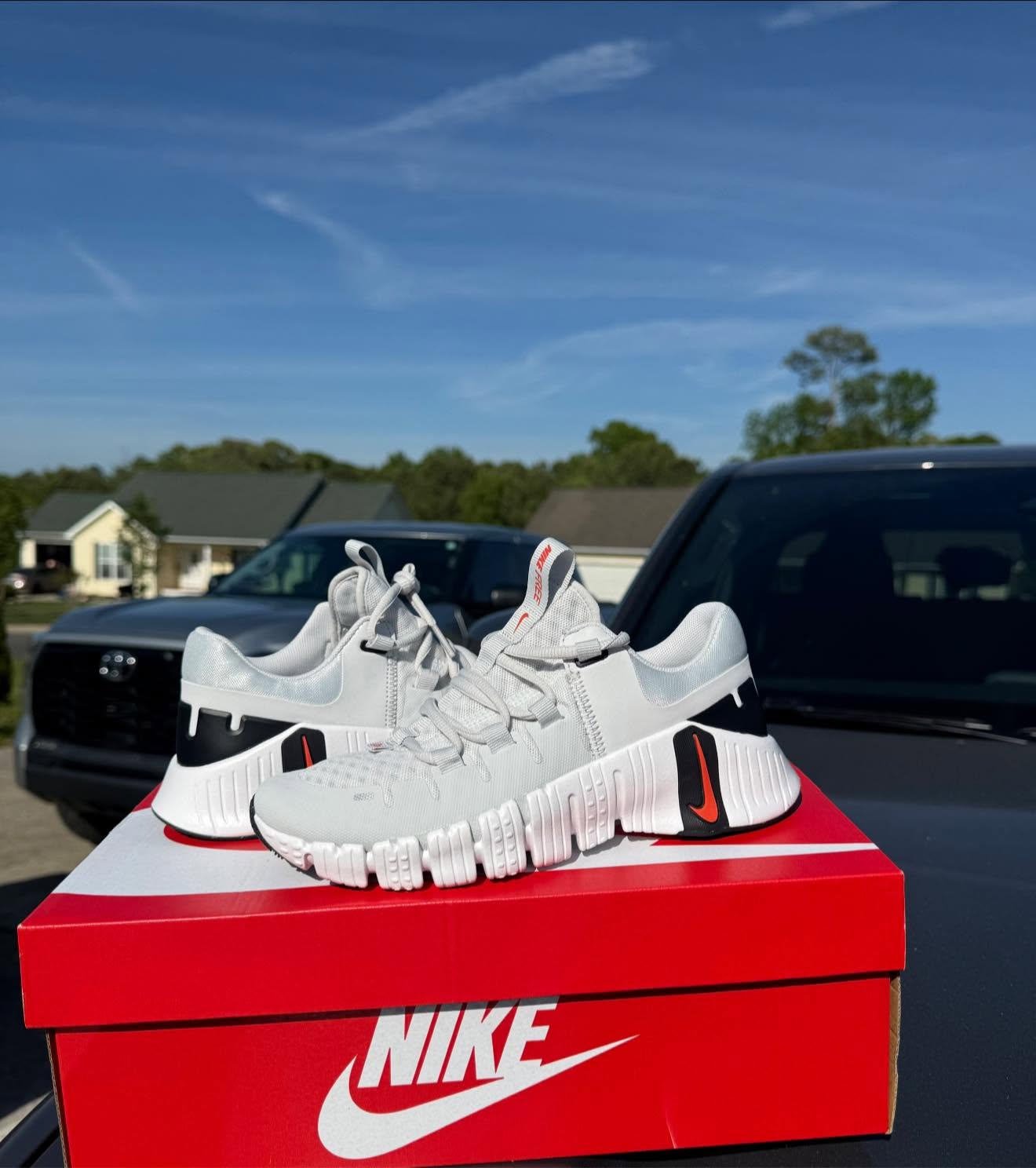 NIKE METCON GRIS