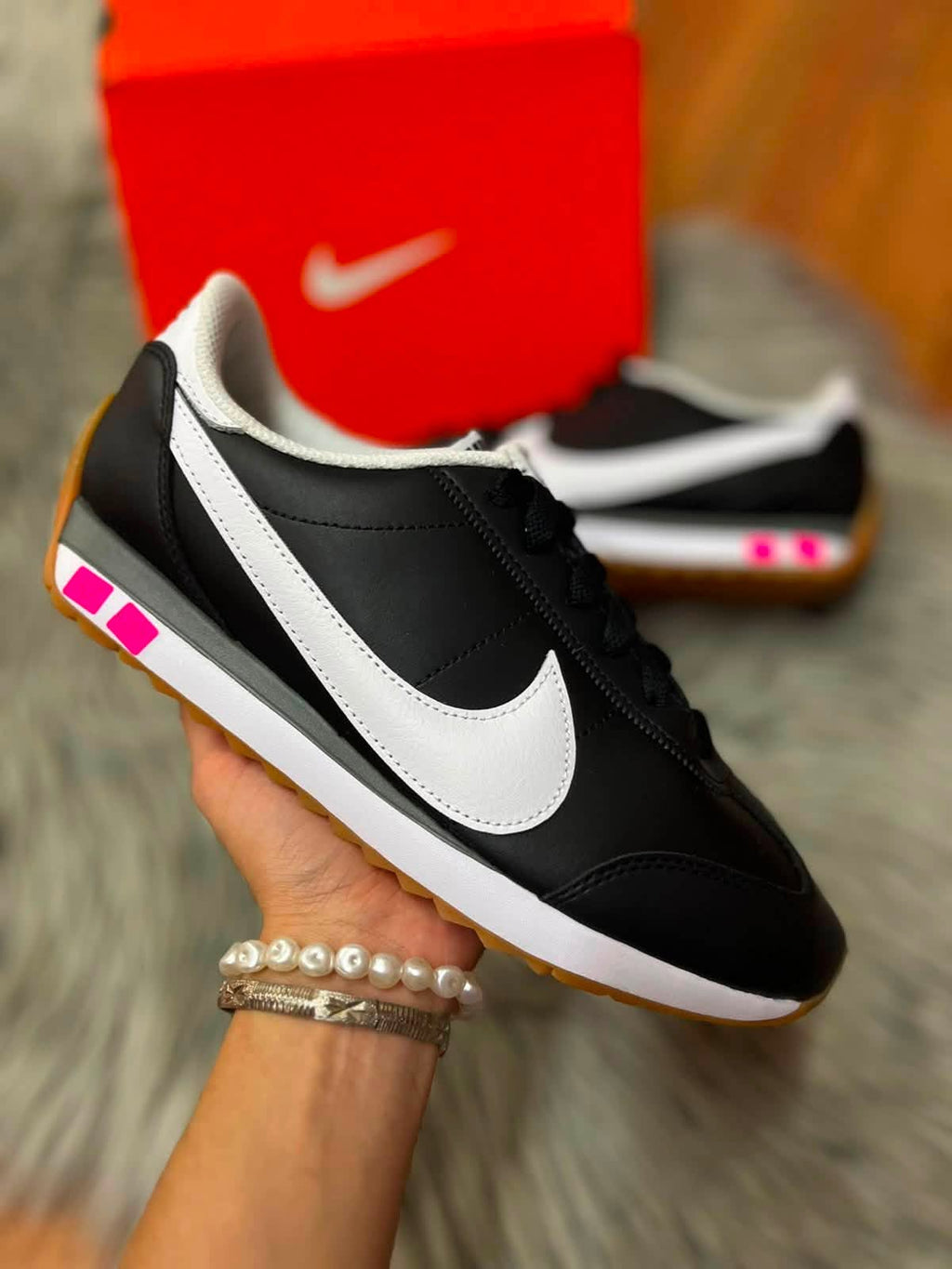 NIKE PACIFIC BLACK