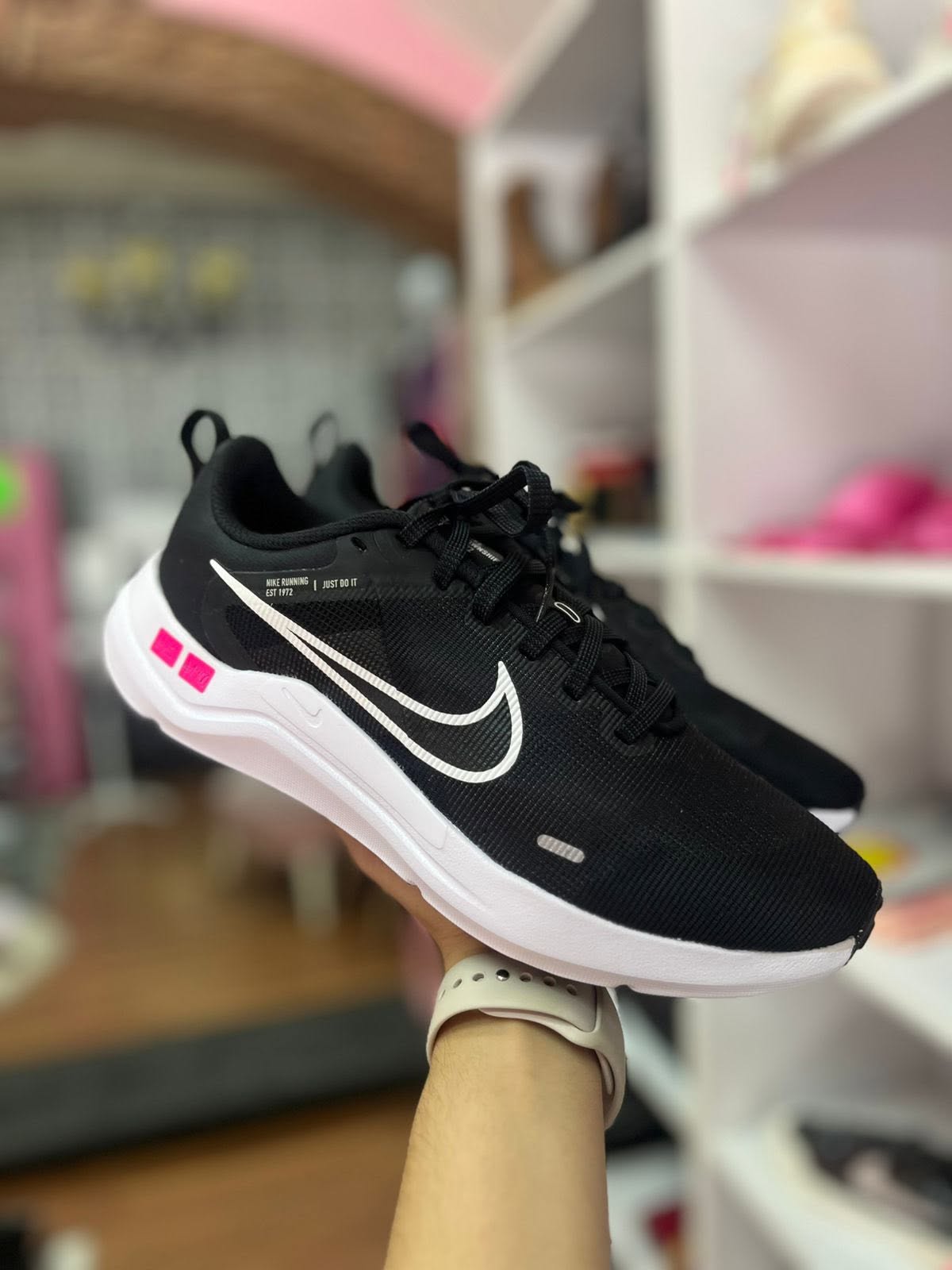 NIKE DOWNSHIFTER NEGRO