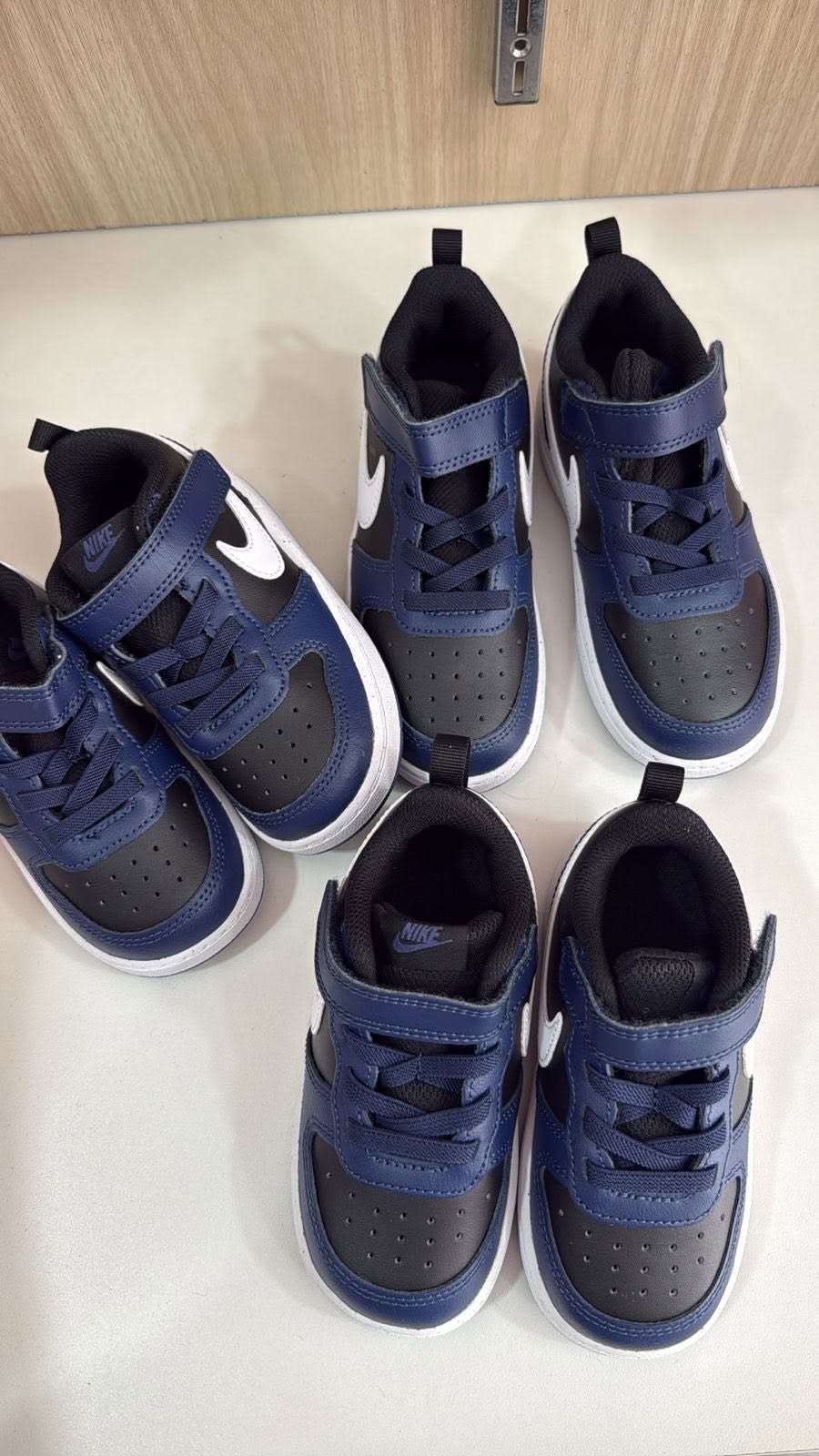 NIKE BEBE NEGRO Y AZUL