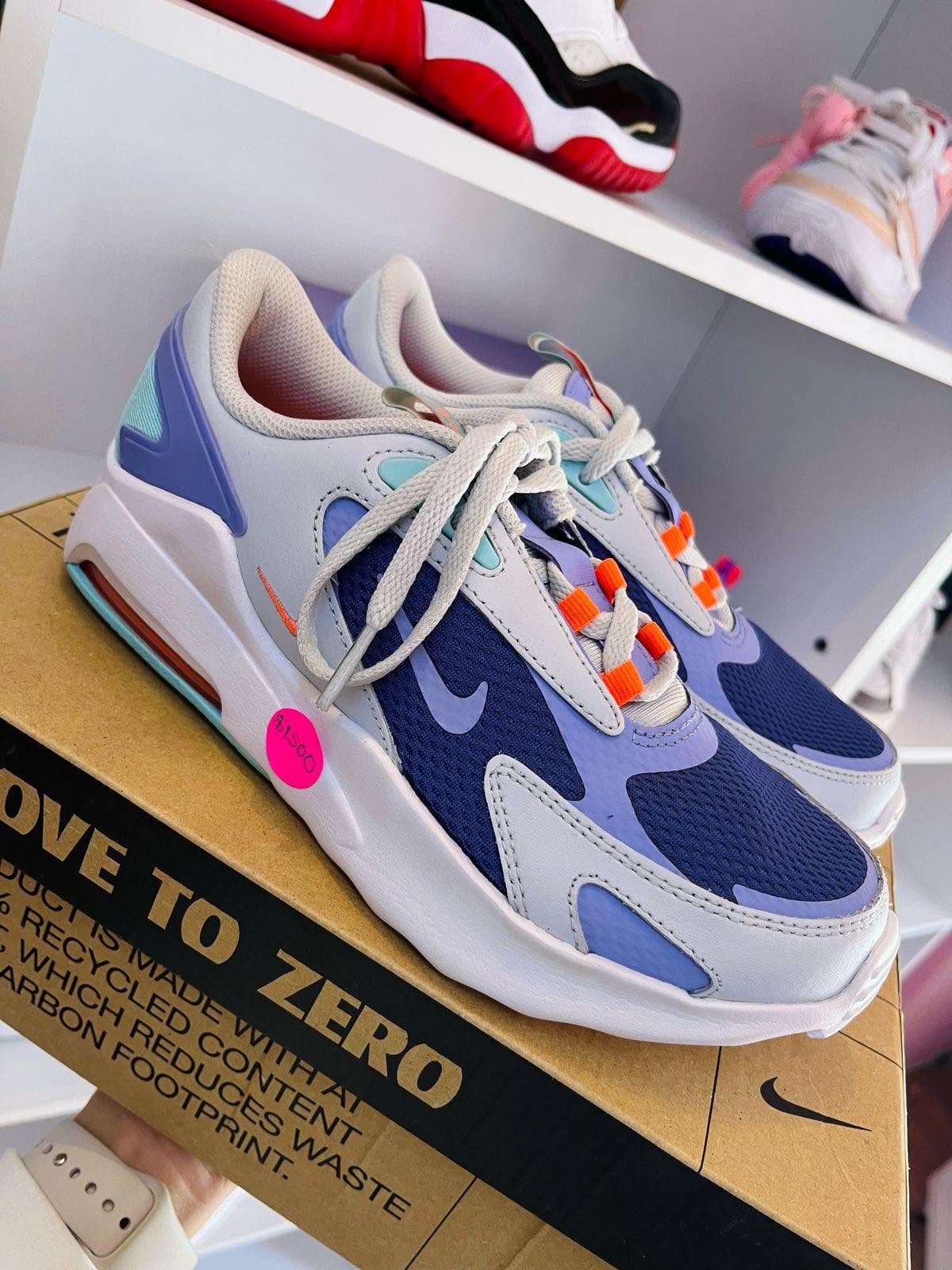 NIKE AIR MULTICOLOR