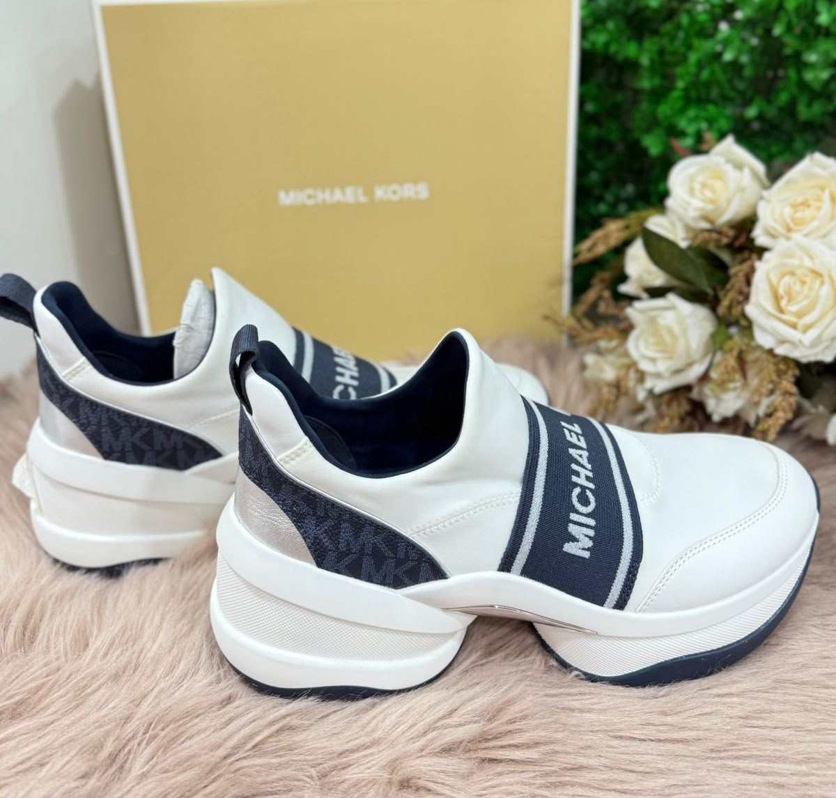 MICHAEL KORS BLANCO & AZUL MARINO