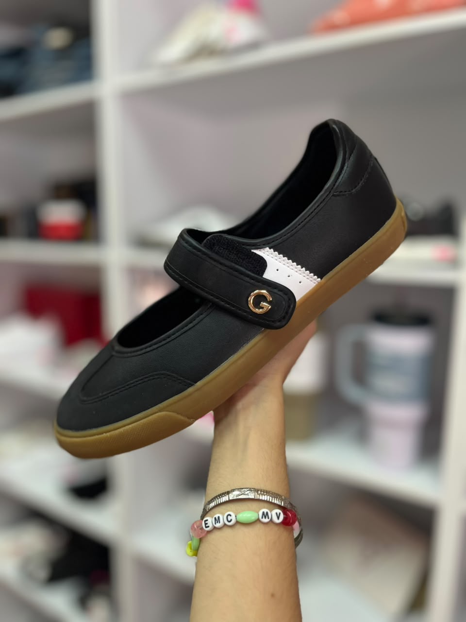 ZAPATILLAS GUESS ESTILO MARY JANE NEGRAS