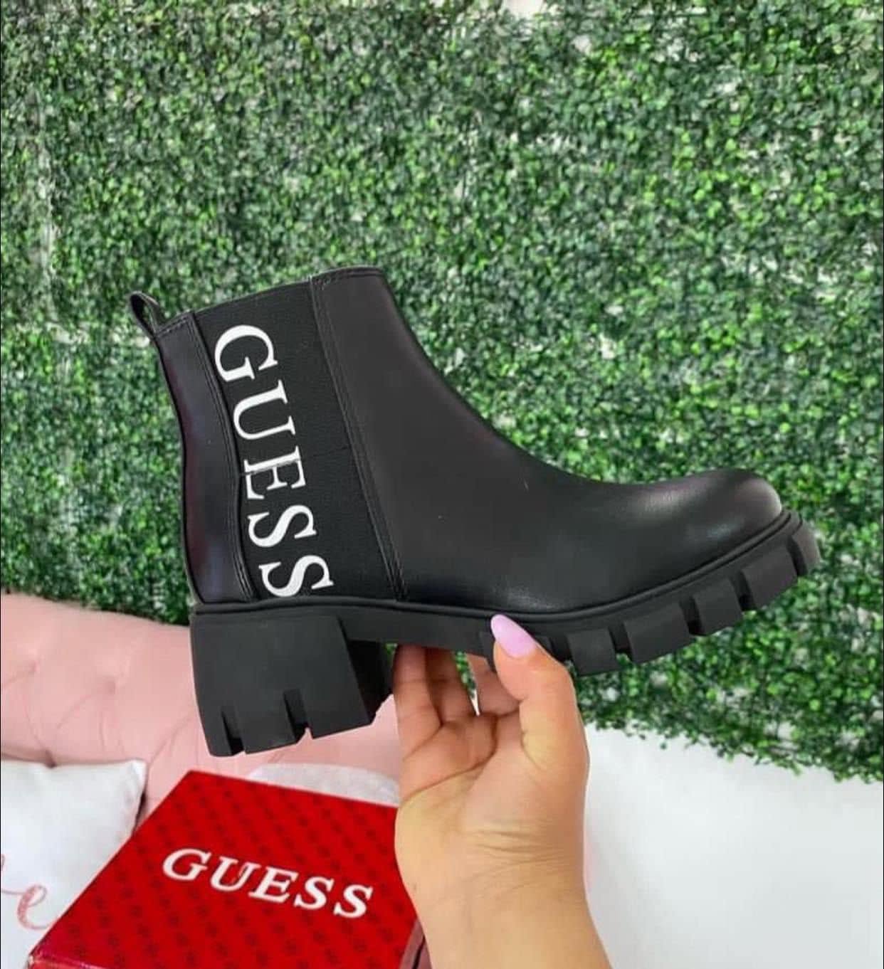 BOTIN GUESS BLACK