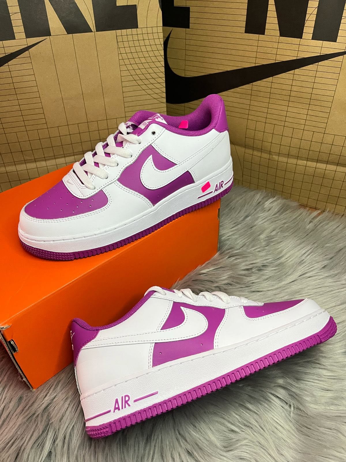 NIKE AIR FORCE BLANCO Y MORADO