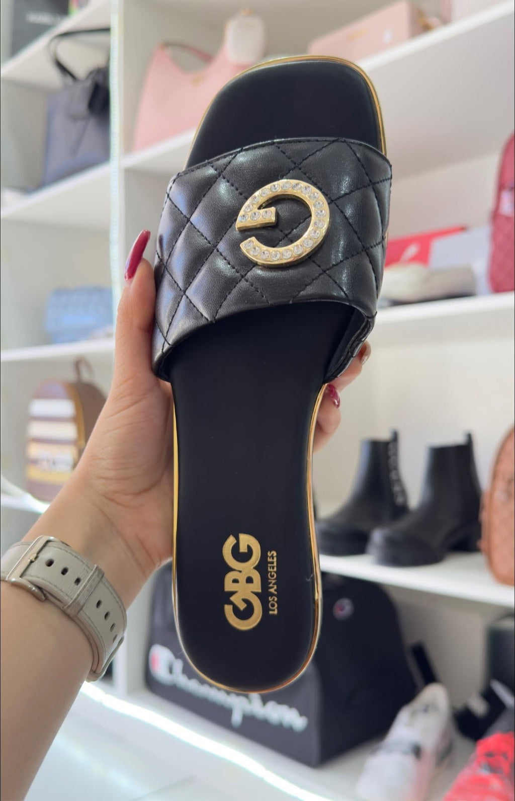 SANDALIA GUESS NEGRA
