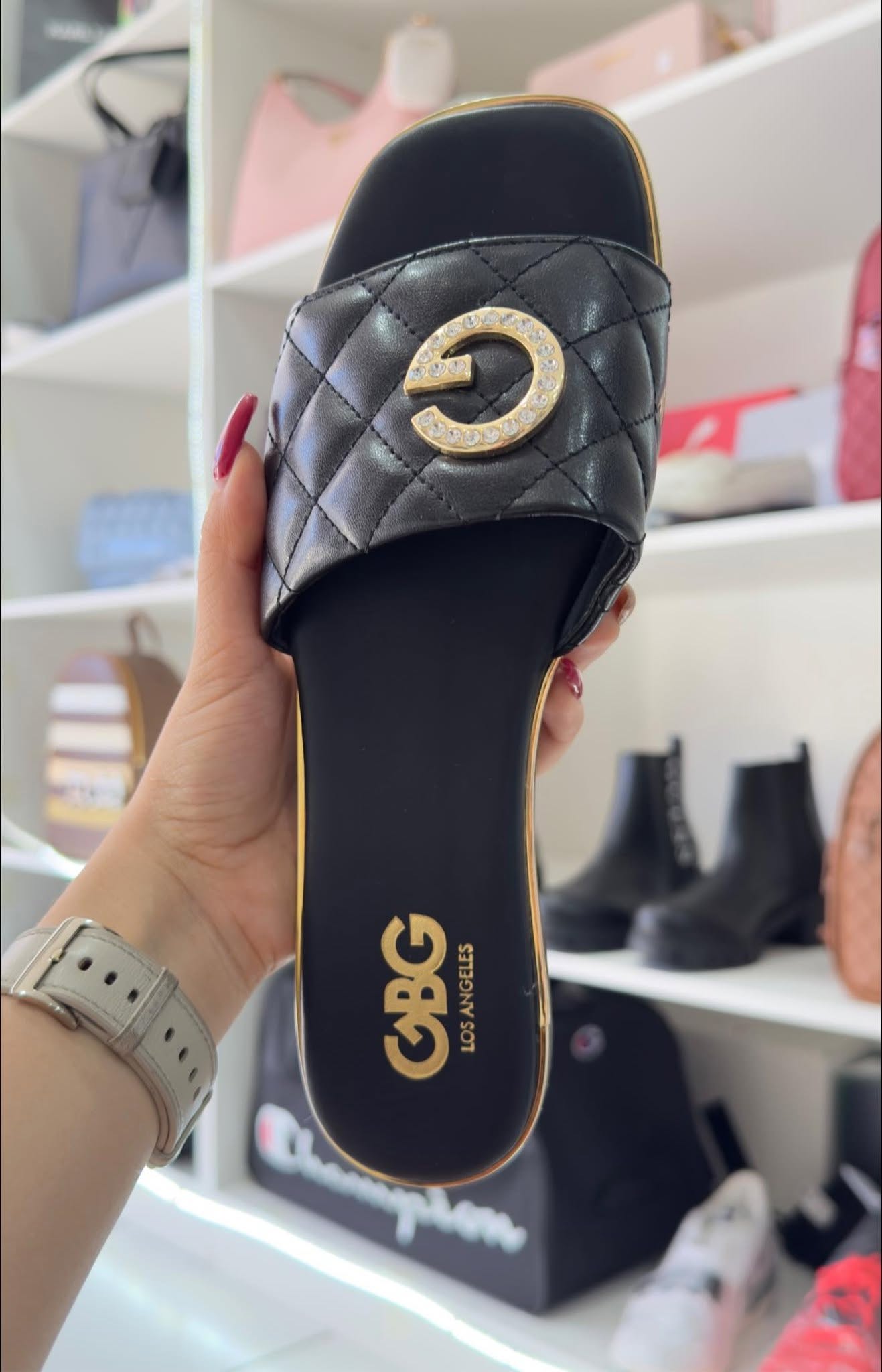 SANDALIA GUESS NEGRA