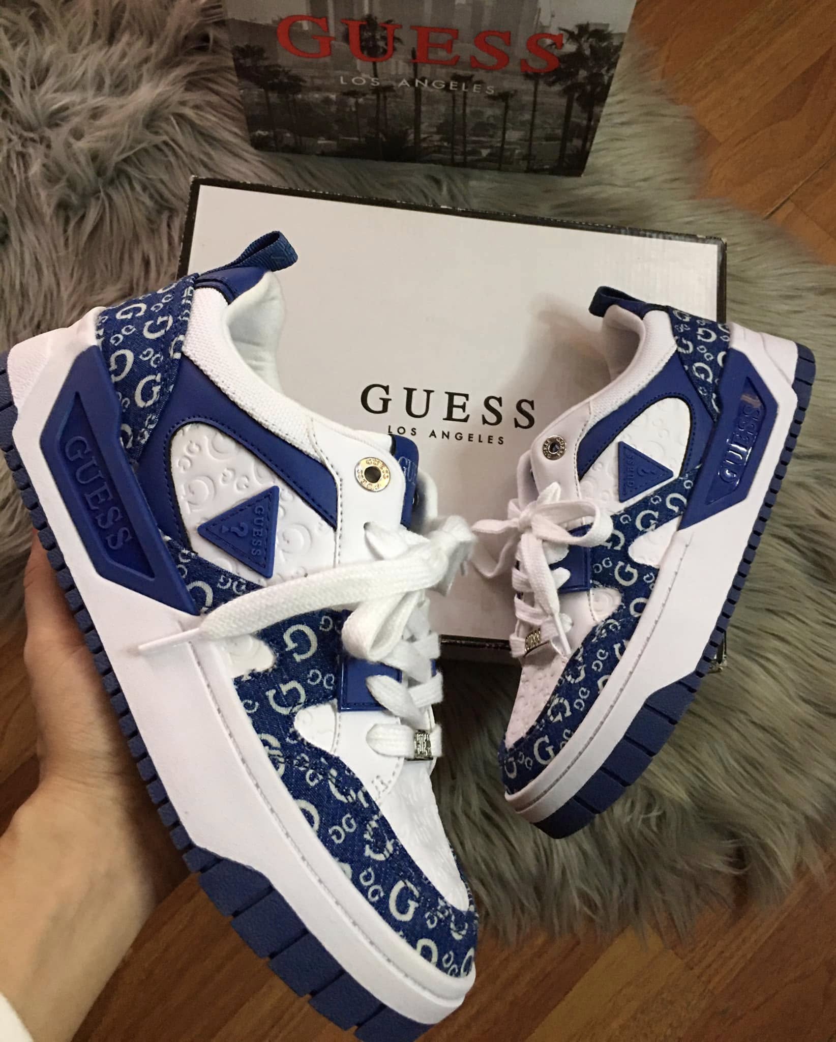 GUESS BLUE