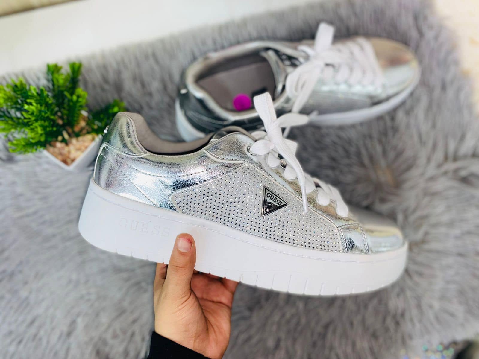 GUESS PLATA & BRILOS