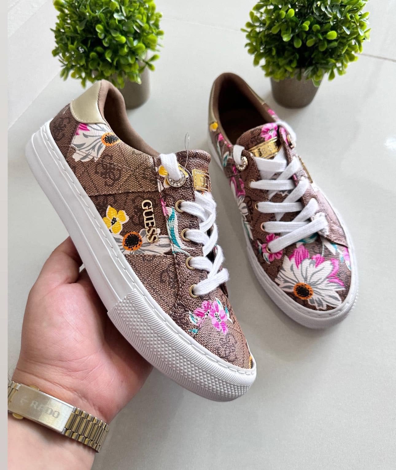 GUESS FLORES