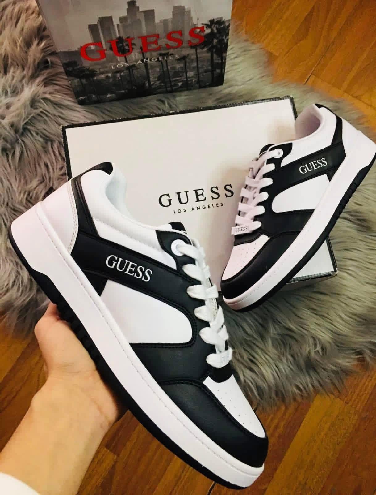 GUESS TIPO PANDA BLACK & WHITE
